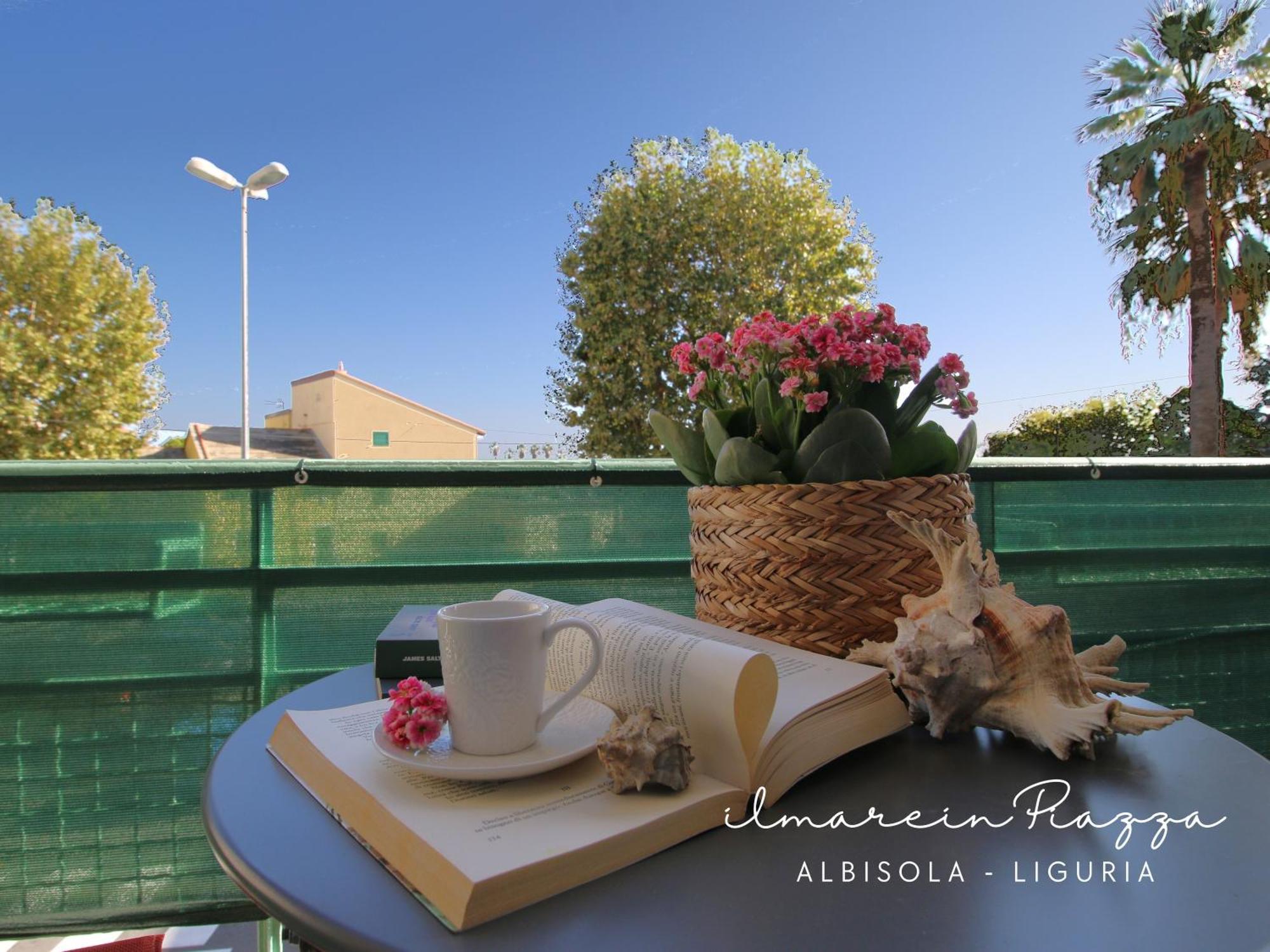 Il Mare In Piazza Lejlighed Albisola Superiore Eksteriør billede